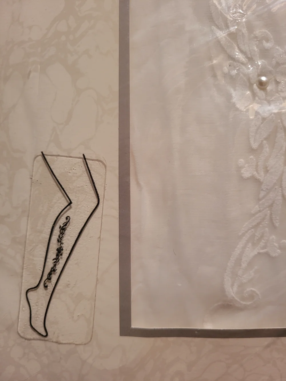 Les Belles Jambes White Pantyhose with Floral Embroidery Size Long NWT